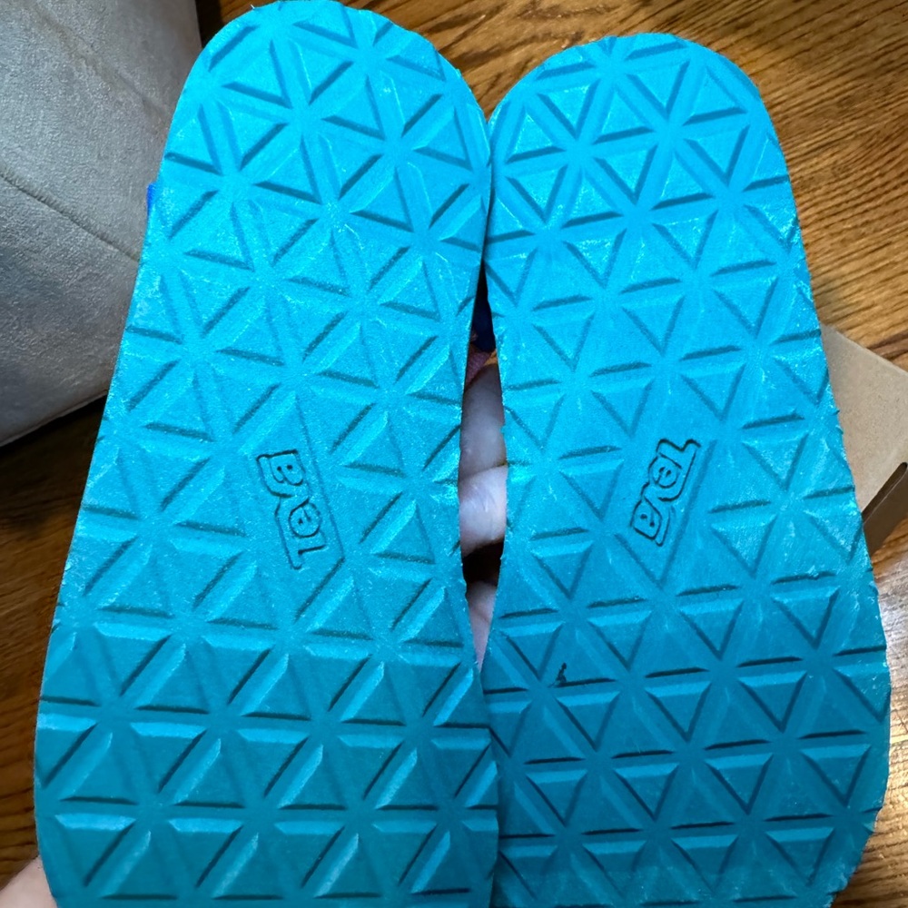 NIB Teva Kids Original Universal Sandal in 90s Multi - Picture 8 of 11